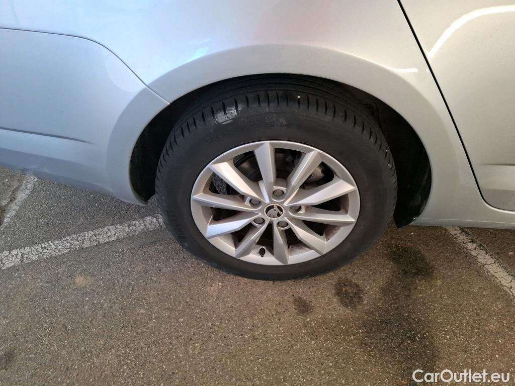  Skoda  Octavia  Berline Business Plus 1.6 TDI 110CV BVA7 E6 #42