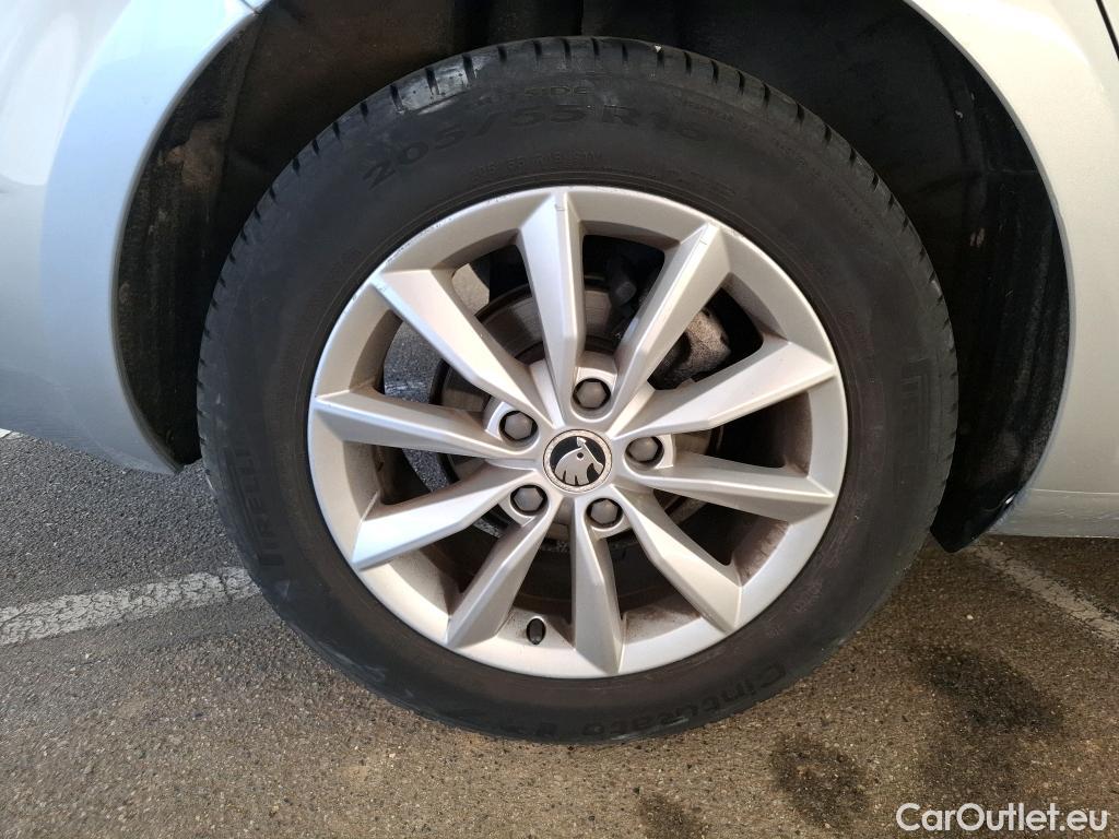  Skoda  Octavia  Berline Business Plus 1.6 TDI 110CV BVA7 E6 #43