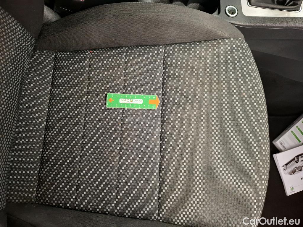  Skoda  Octavia  Berline Business Plus 1.6 TDI 110CV BVA7 E6 #40