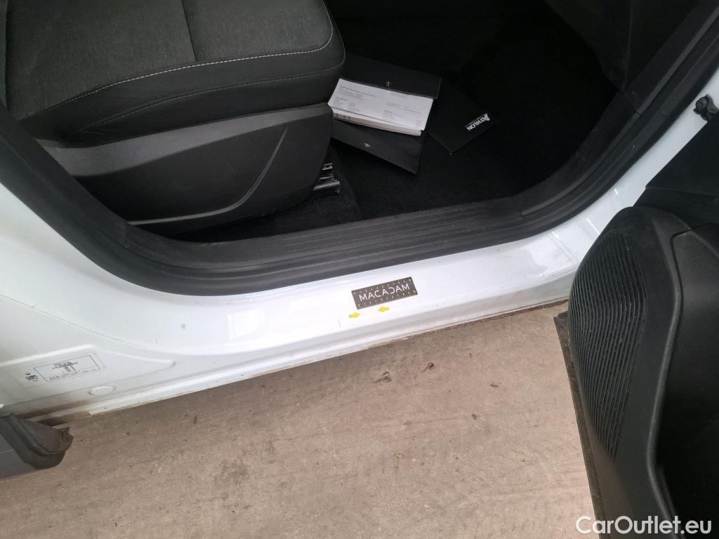  Renault  Captur  II Business 1.6 E-TECH Hybrid 145CV BVA6 E6d #12