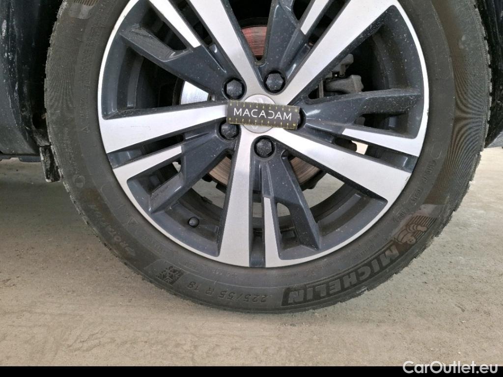  Peugeot  3008  II GT 1.2 PureTech 130CV BVA8 E6d #26