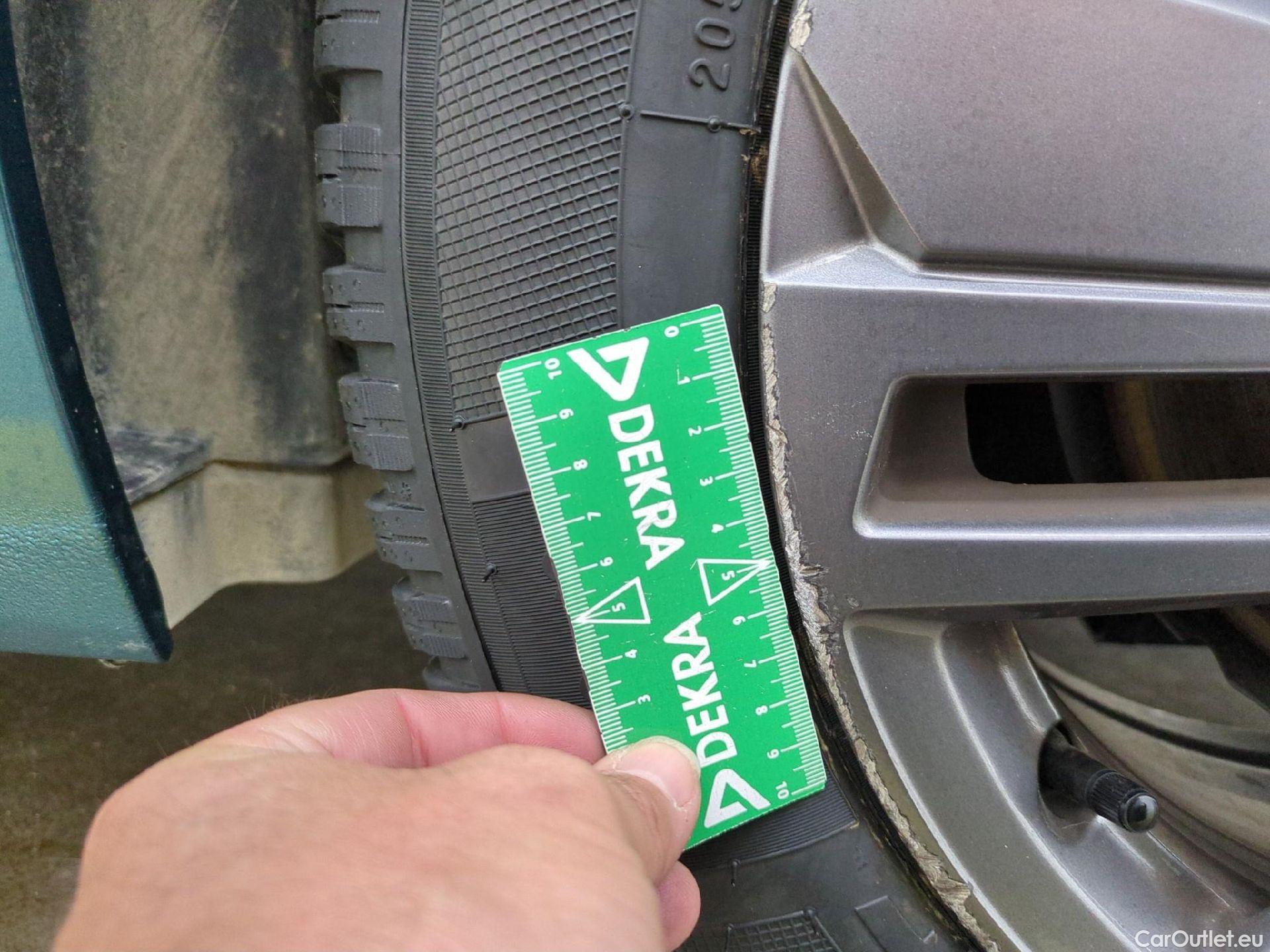  Peugeot  308  SW Active Pack 1.5 HDi 130CV BVA8 E6d #13