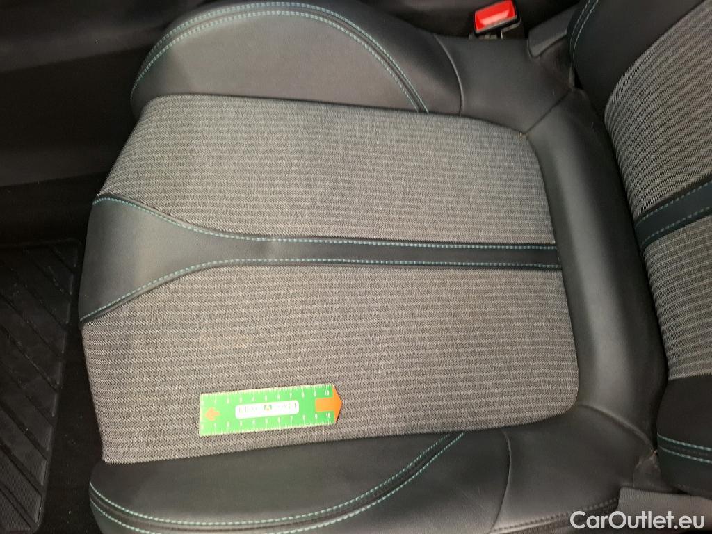  Peugeot  3008  Allure 1.5 HDi 130CV BVA8 E6d #21
