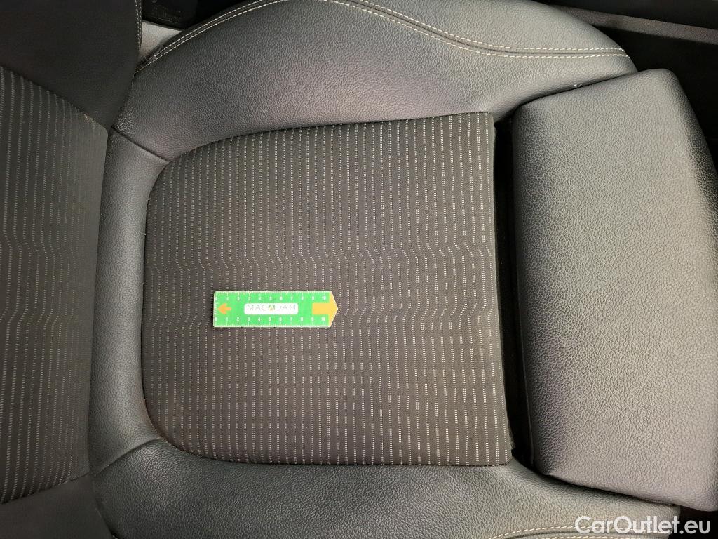  Mercedes  CLA-Klasse MERCEDES-BENZ CLA Shooting Brake / 2019 / 5P / Break CLA 200 d Business Line BA8 #57