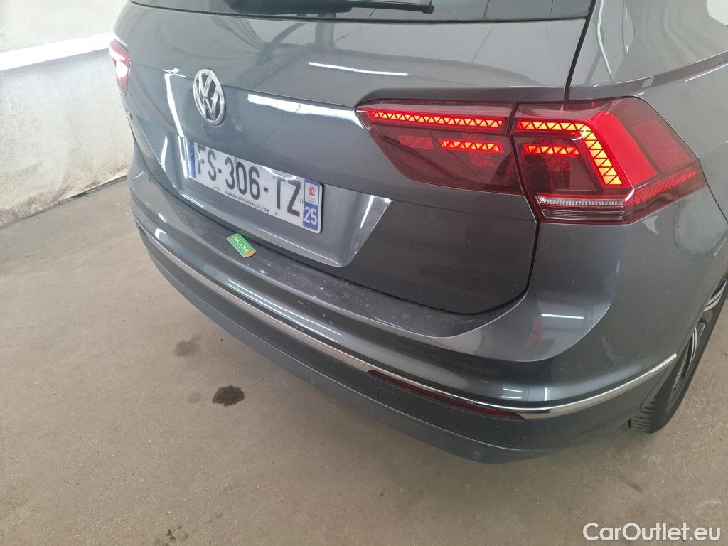  Volkswagen  Tiguan VOLKSWAGEN  / 2016 / 5P / SUV 2.0 TDI 150 DSG7 Carat Exclusive #15