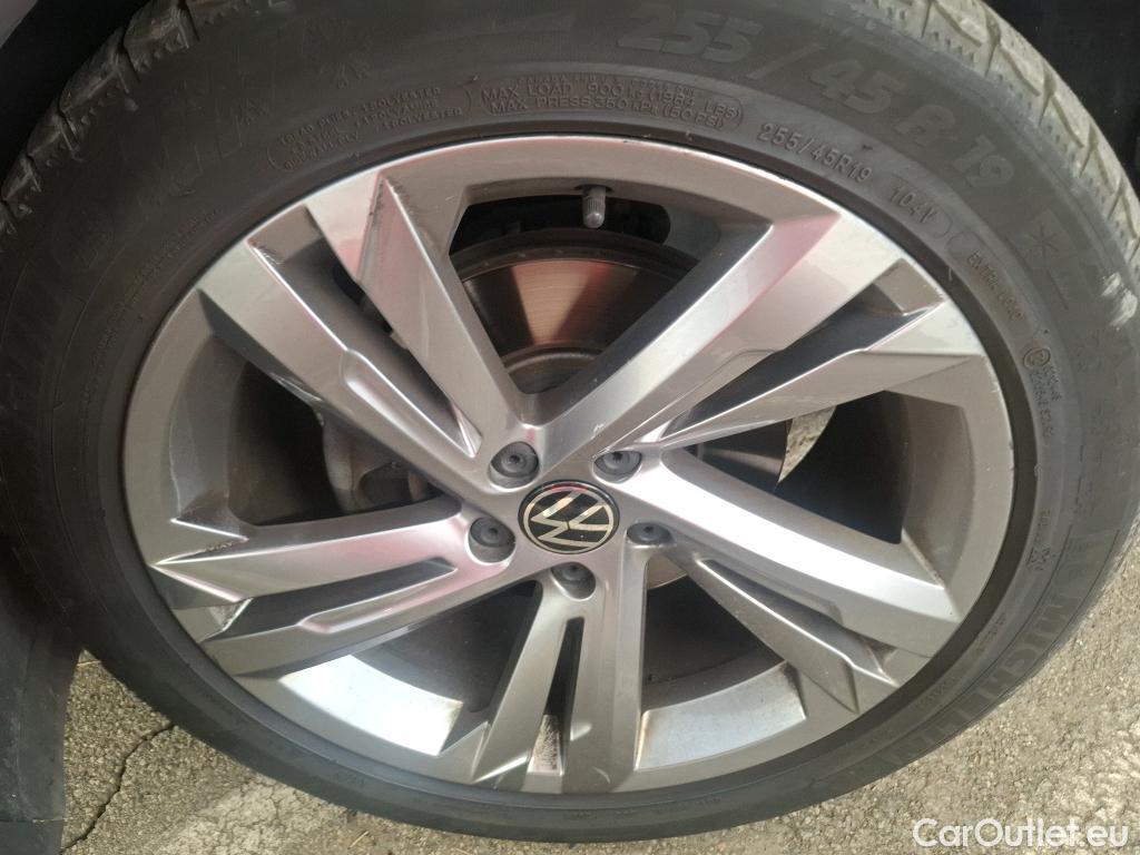  Volkswagen  Tiguan  / 2020 / 5P / SUV 2.0 TDI 150 DSG7 R-Line #26