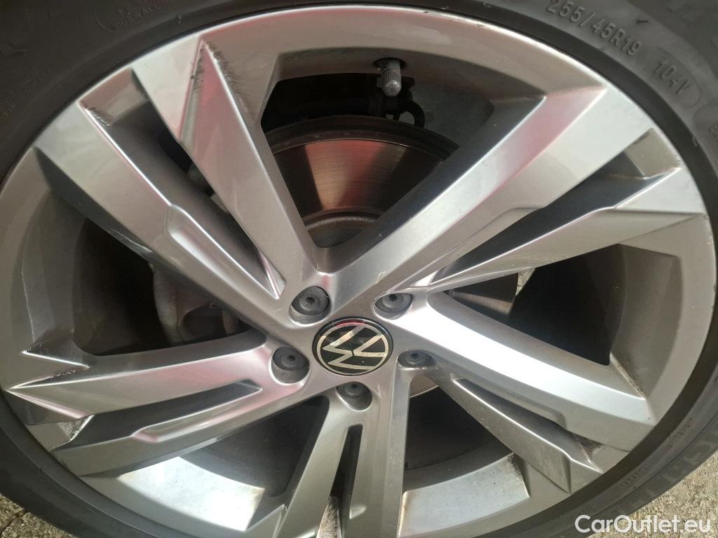  Volkswagen  Tiguan  / 2020 / 5P / SUV 2.0 TDI 150 DSG7 R-Line #27