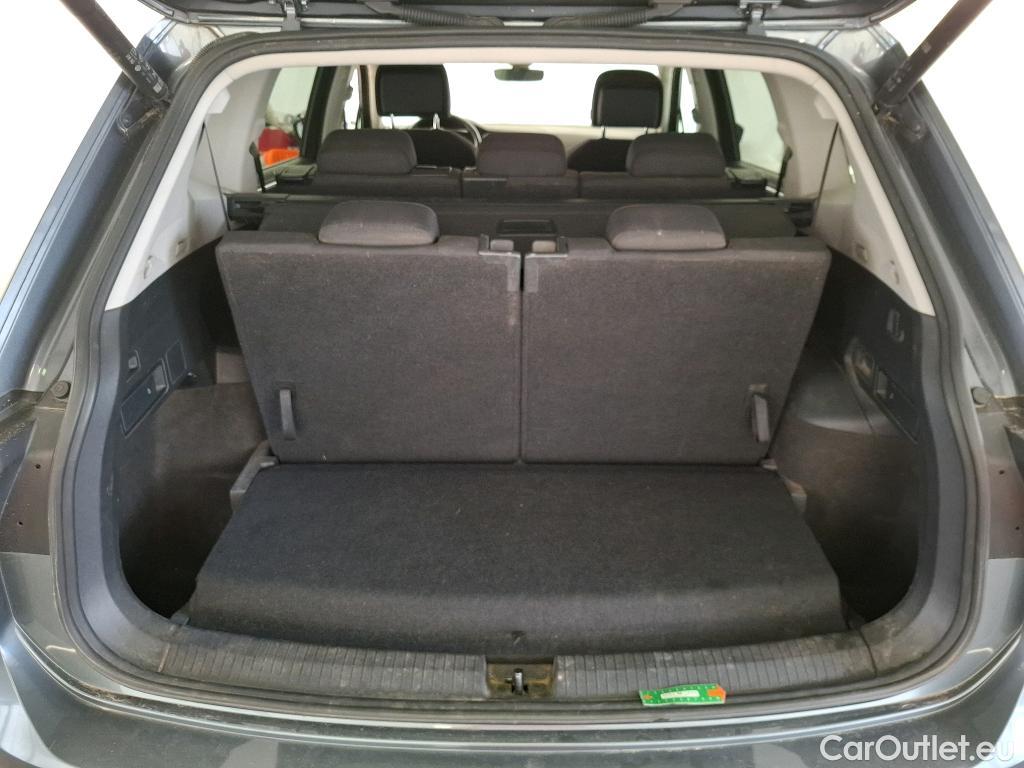  Volkswagen  Tiguan VOLKSWAGEN  Allspace / 2021 / 5P / SUV 2.0 TDI 150 DSG7 Life Business #35