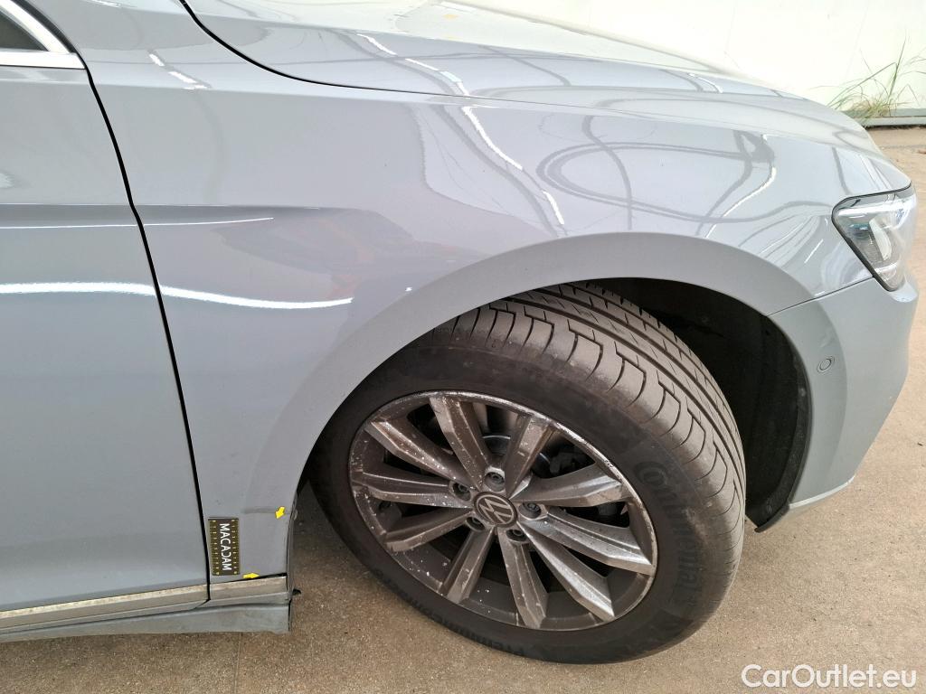 Volkswagen  Passat VOLKSWAGEN  SW / 2019 / 5P / Break 2.0 TDI 150 SCR DSG7 SW LOUNGE #9