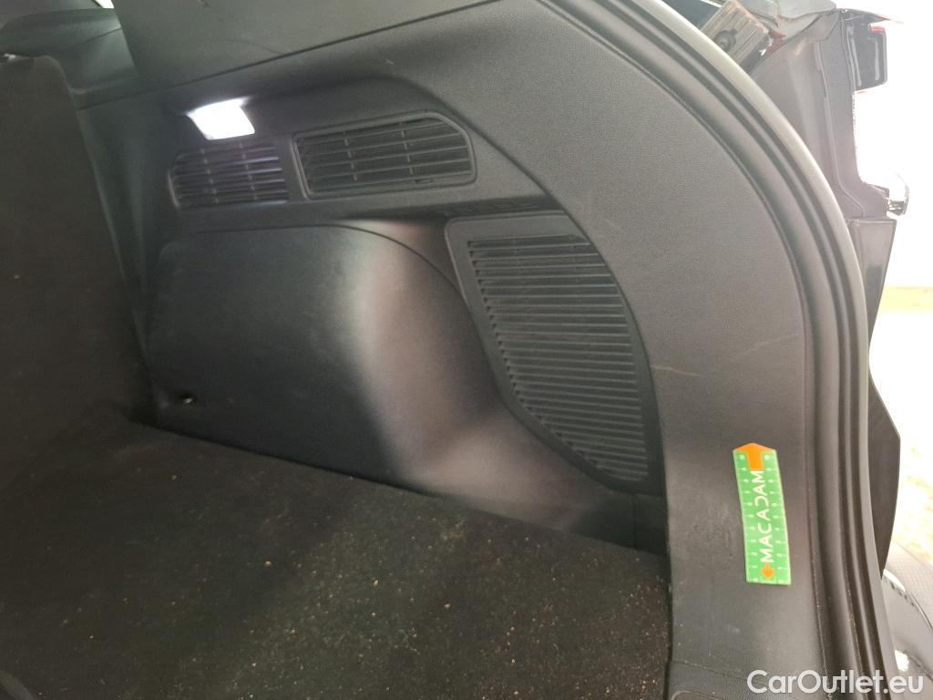  Ford  Kuga FORD  / 2019 / 5P / SUV 2.5 Dur 225 hybrid PHEV Pshift Titanium #76