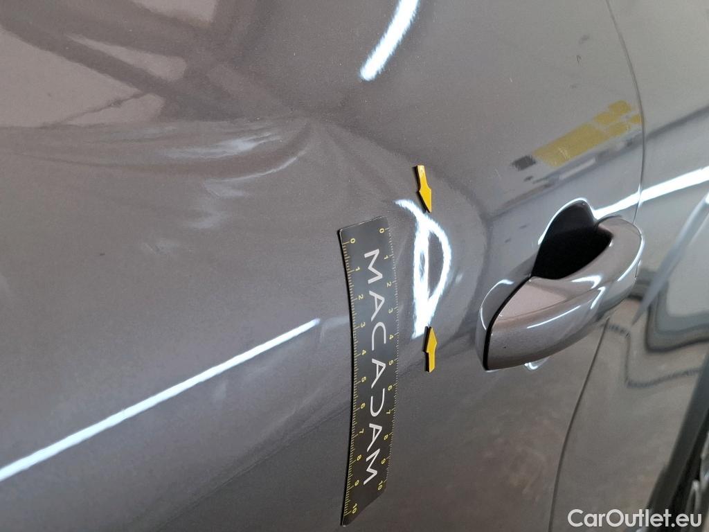  Renault  Captur RENAULT  / 2019 / 5P / SUV Intens E-TECH Plug-in 160 #24