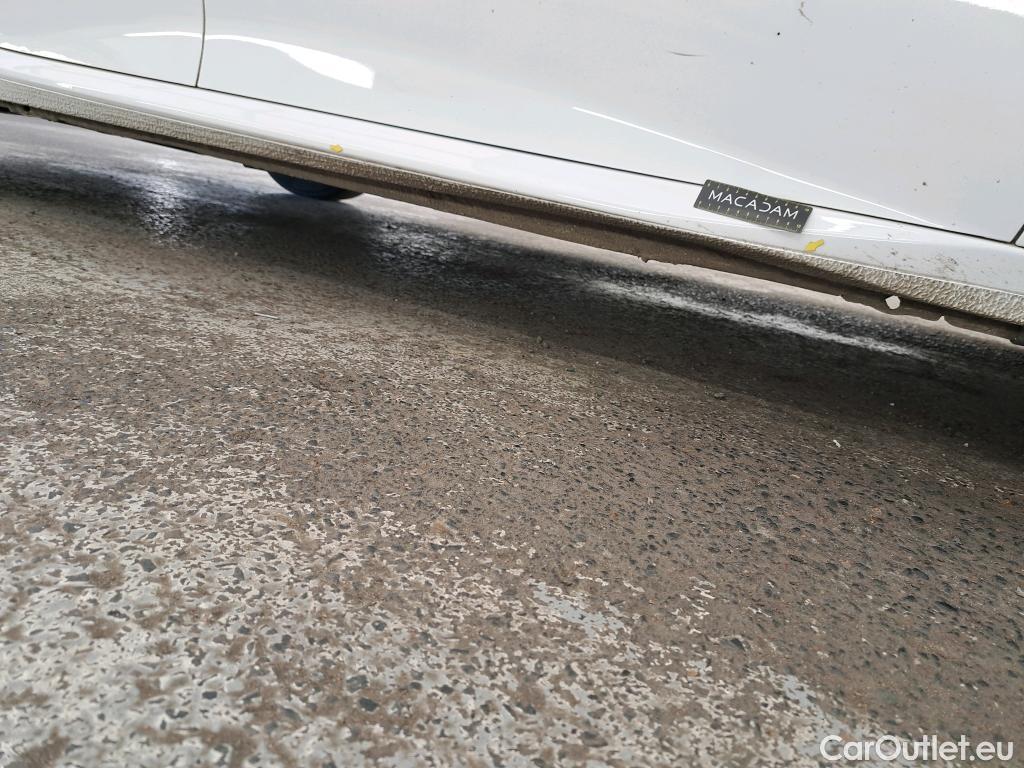  Peugeot  208  Premium 1.5 HDi 100CV BVM6 E6d #2