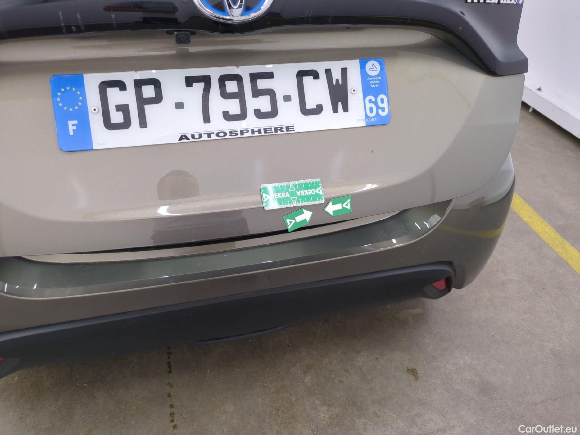  Toyota  Yaris TOYOTA  Hybride / 2019 / 5P / Berline Hybride 116h Dynamic #25