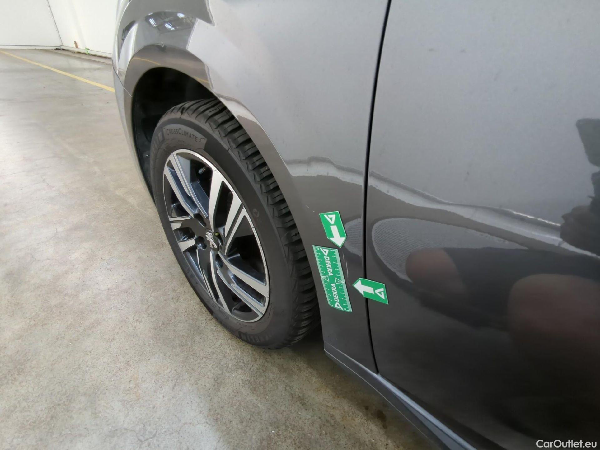  Peugeot  208  Allure Pack 1.5 HDi 100CV BVM6 E6d #39