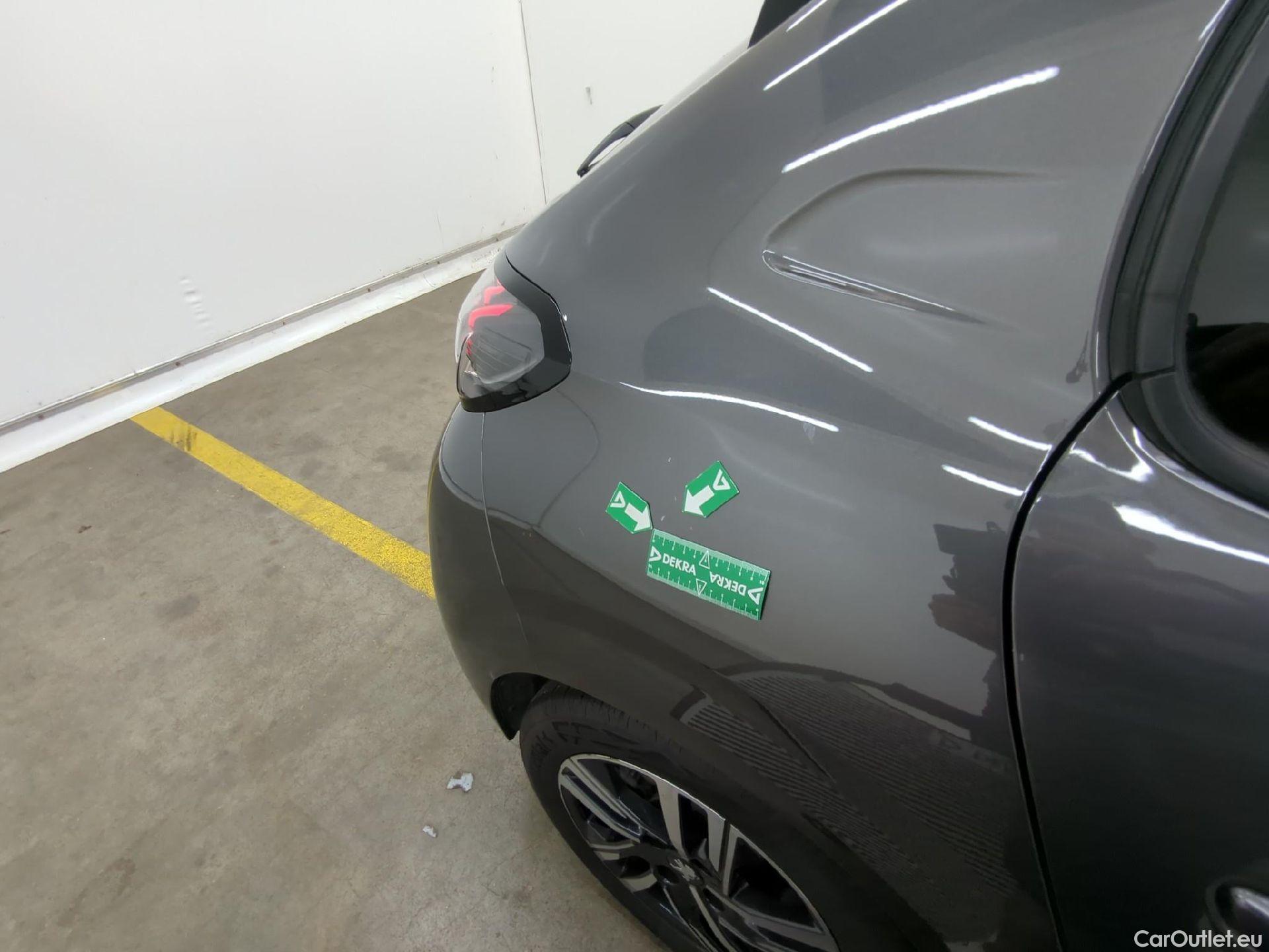  Peugeot  208  Allure Pack 1.5 HDi 100CV BVM6 E6d #23