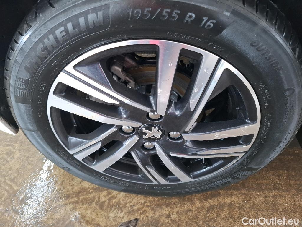  Peugeot  208  Allure Business 1.2 PureTech 100CV BVM6 E6d #22
