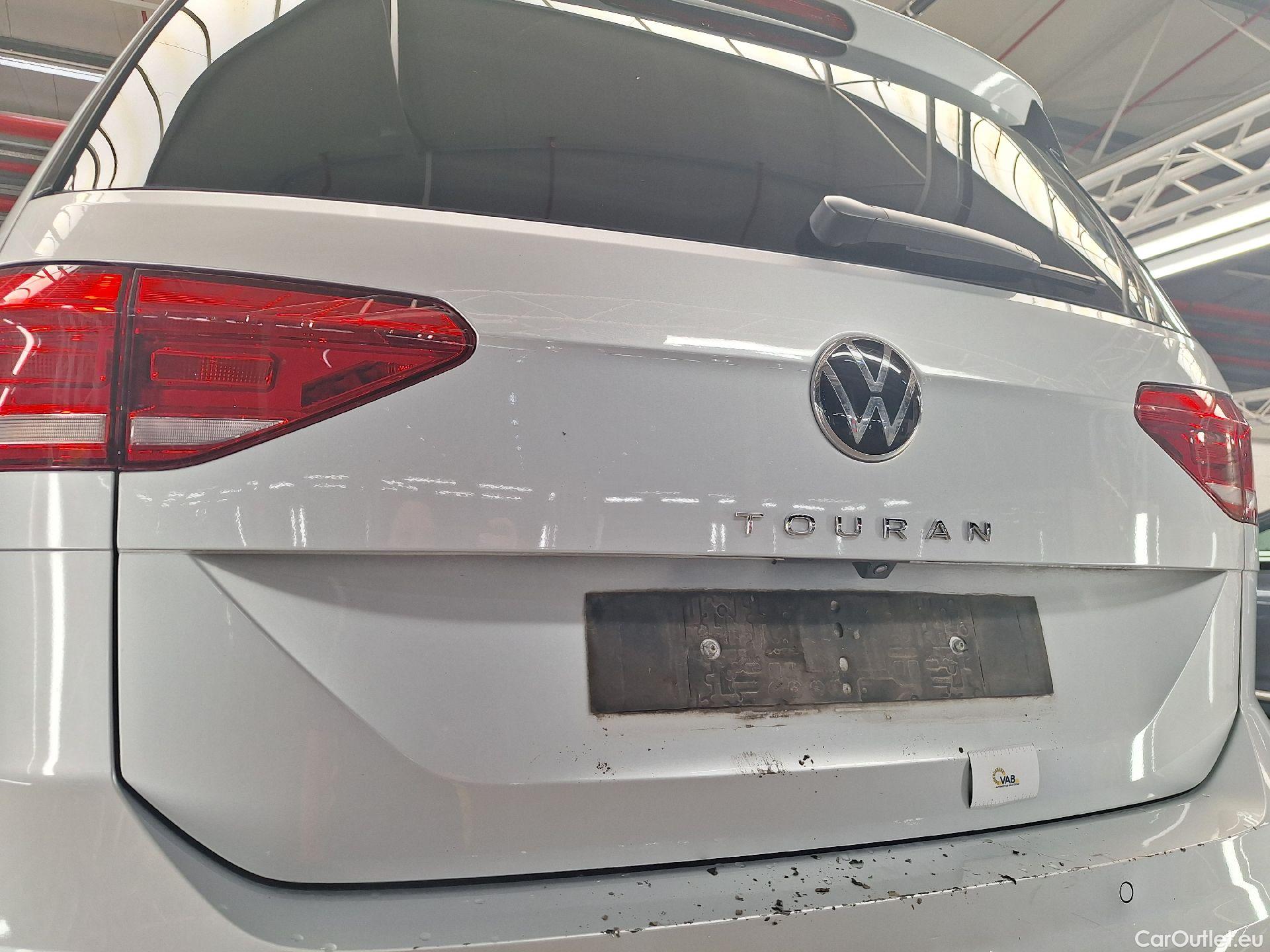  Volkswagen  Touran VW,  '15, Volkswagen  2.0 TDi 110kW Highline DSG 5d #29