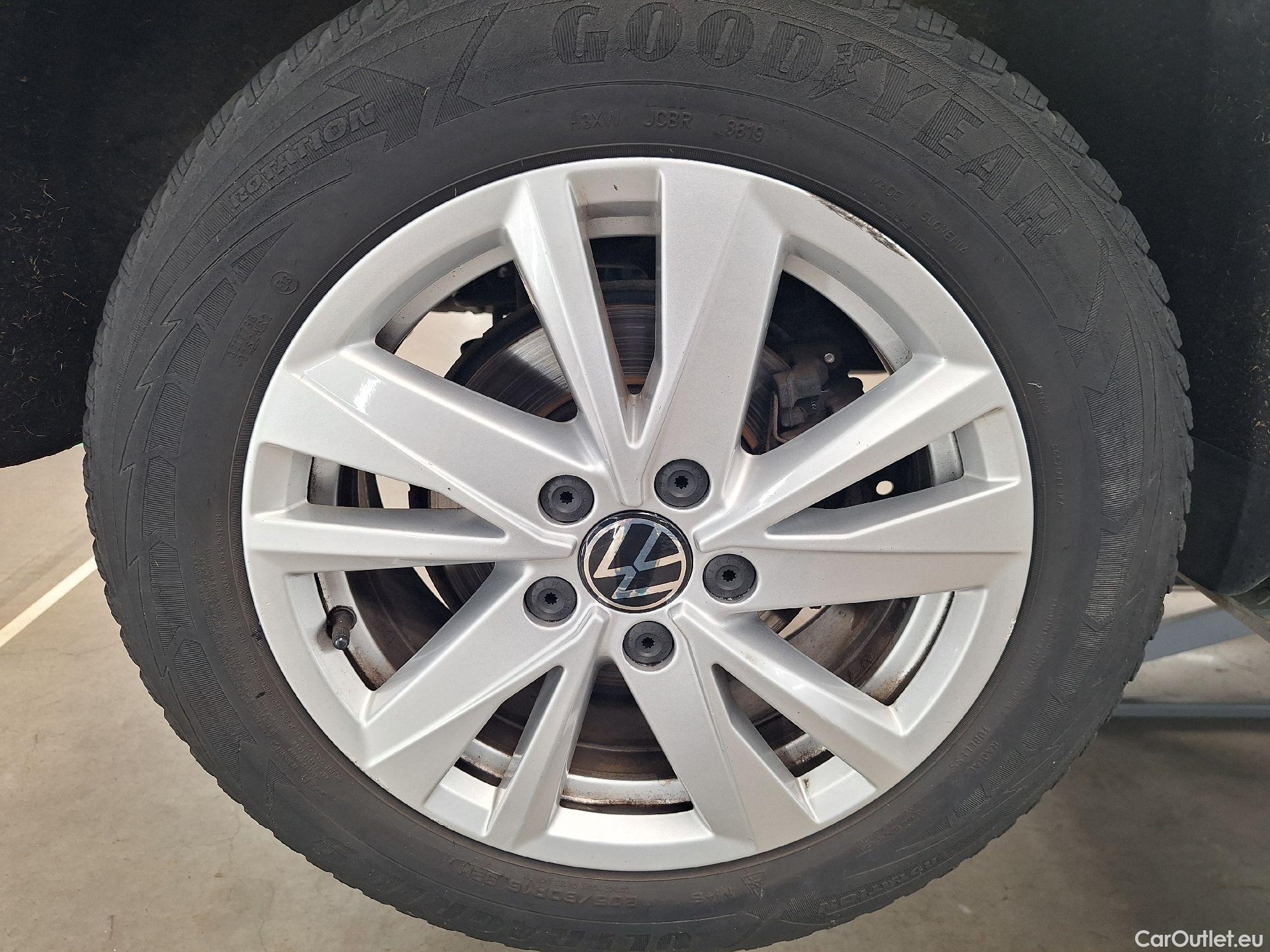  Volkswagen  Touran VW,  '15, Volkswagen  2.0 TDi 110kW Highline DSG 5d #20