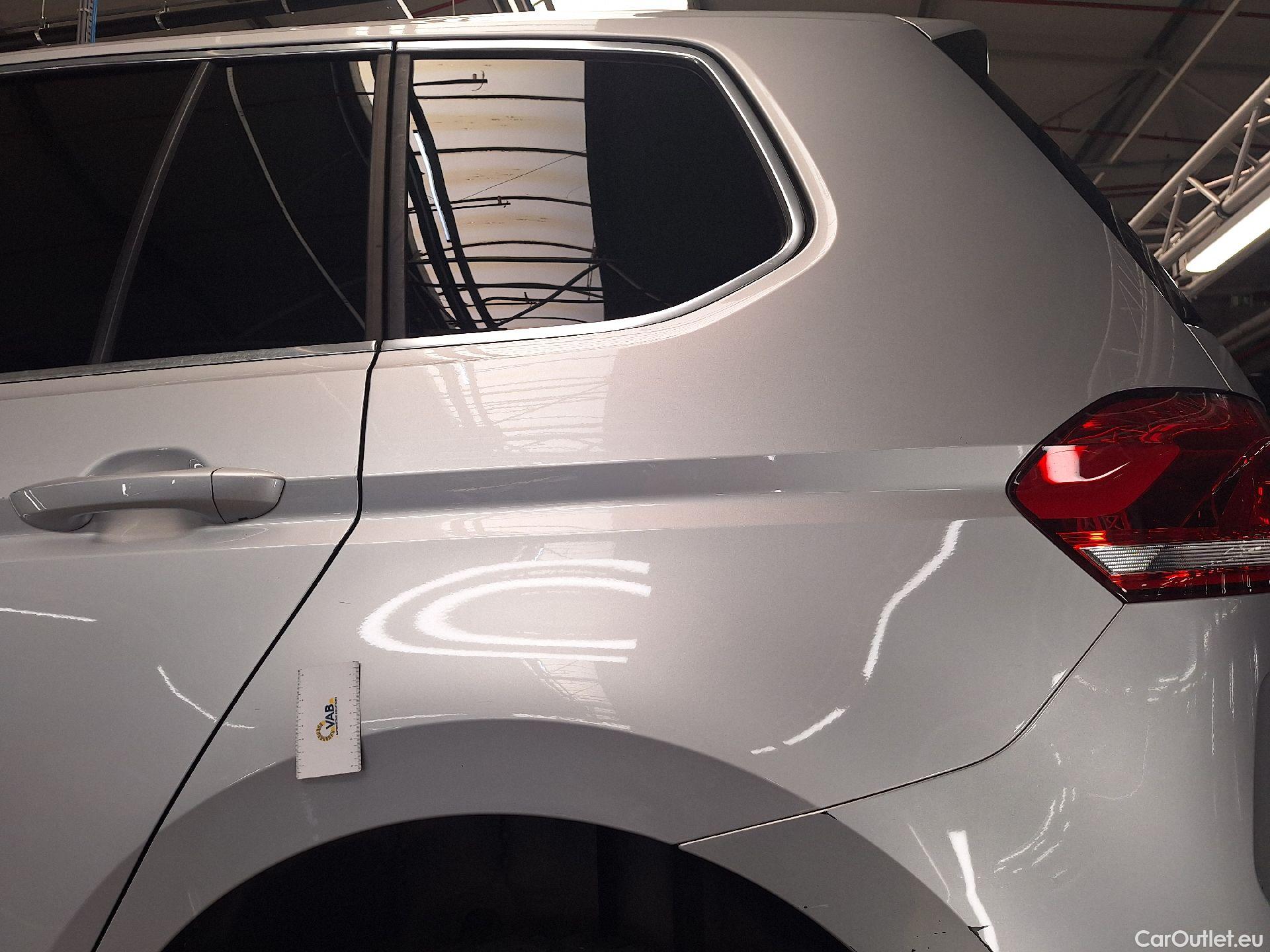  Volkswagen  Touran VW,  '15, Volkswagen  2.0 TDi 110kW Highline DSG 5d #38