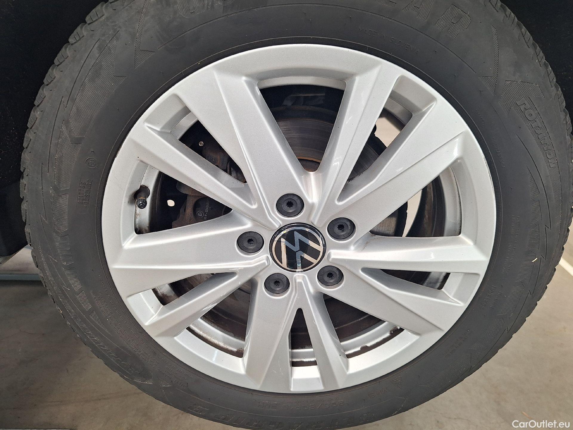  Volkswagen  Touran VW,  '15, Volkswagen  2.0 TDi 110kW Highline DSG 5d #35