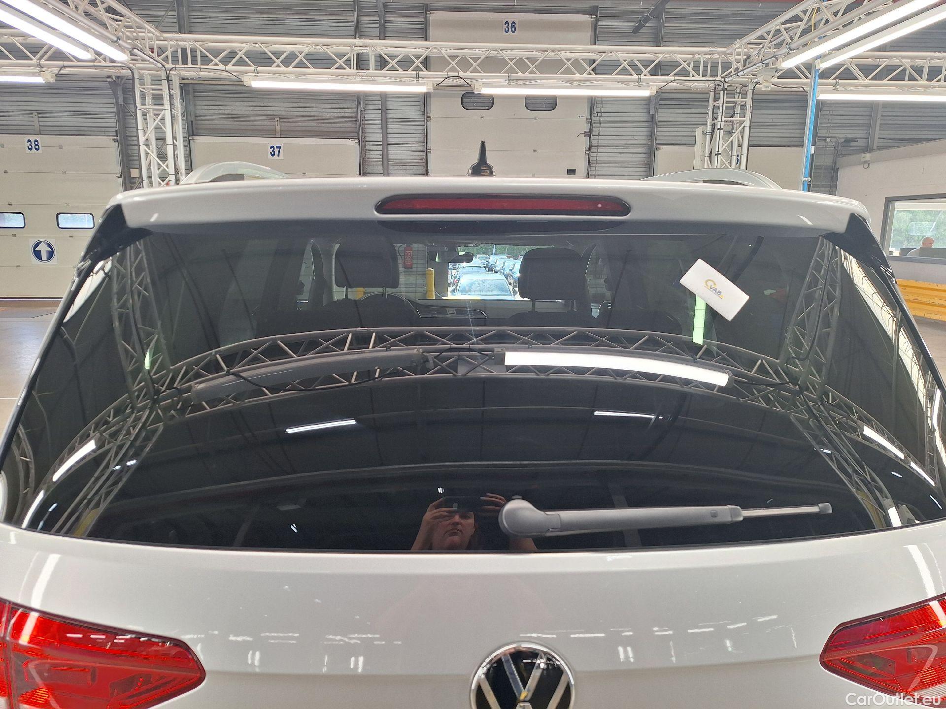  Volkswagen  Touran VW,  '15, Volkswagen  2.0 TDi 110kW Highline DSG 5d #54