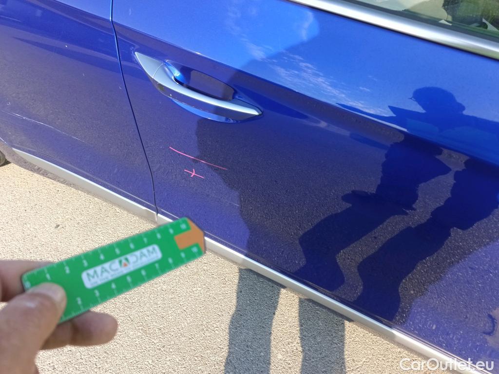  Hyundai   Ioniq HYUNDAI / 2019 / 5P / berlina con portón 1.6 GDI PHEV Tecno DCT #9
