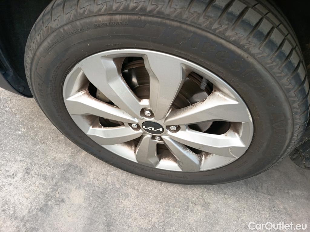  KIA  STONIC KIA  / 2017 / 5P / todoterreno 1.0 T-GDi 74kW MHEV iMT Concept Plus(SL)(SP) #9