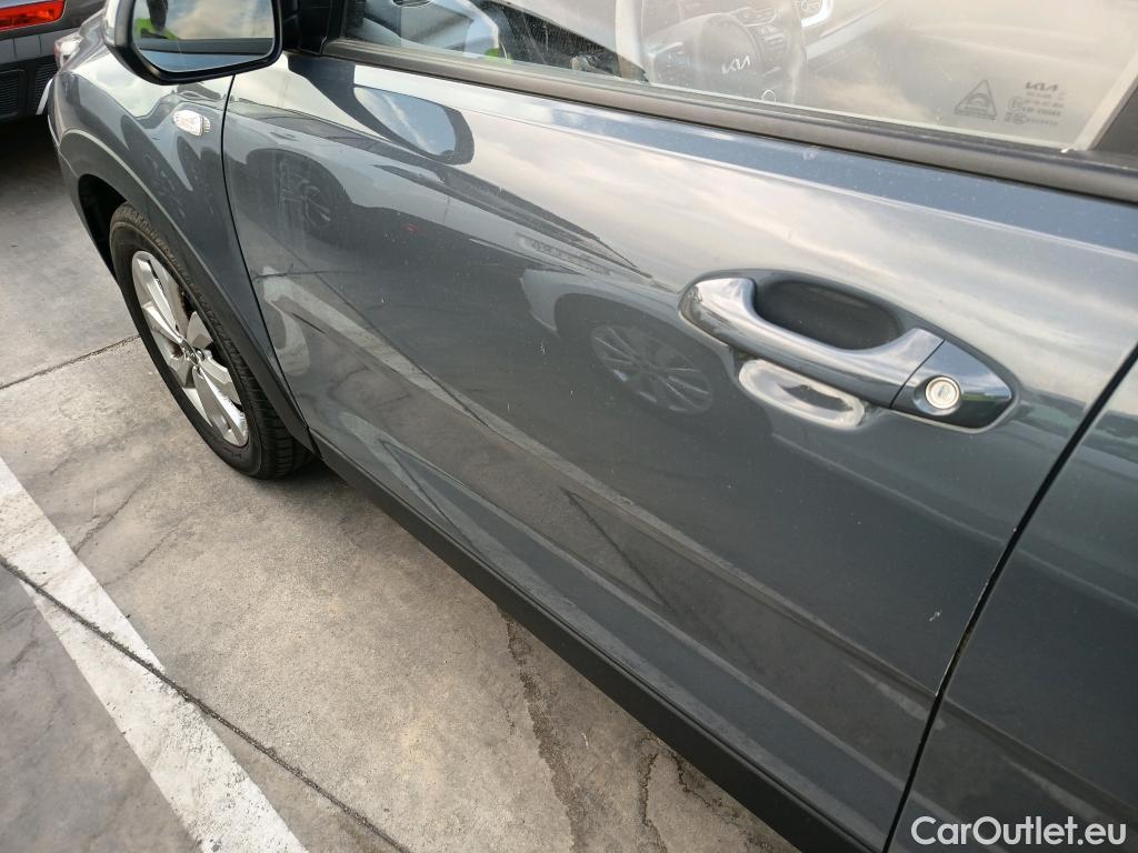  KIA  STONIC KIA  / 2017 / 5P / todoterreno 1.0 T-GDi 74kW MHEV iMT Concept Plus(SL)(SP) #13