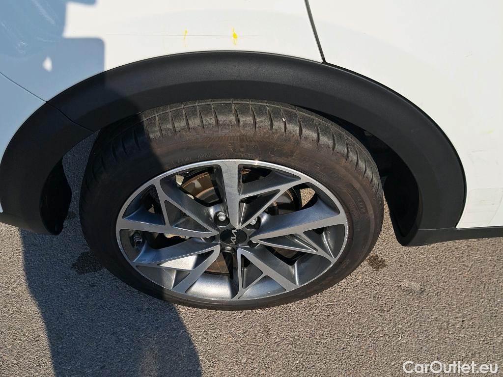  KIA  Niro KIA  / 2019 / 5P / crossover 1.6 GDi HEV 104kW (141CV) Emotion (AC) #5