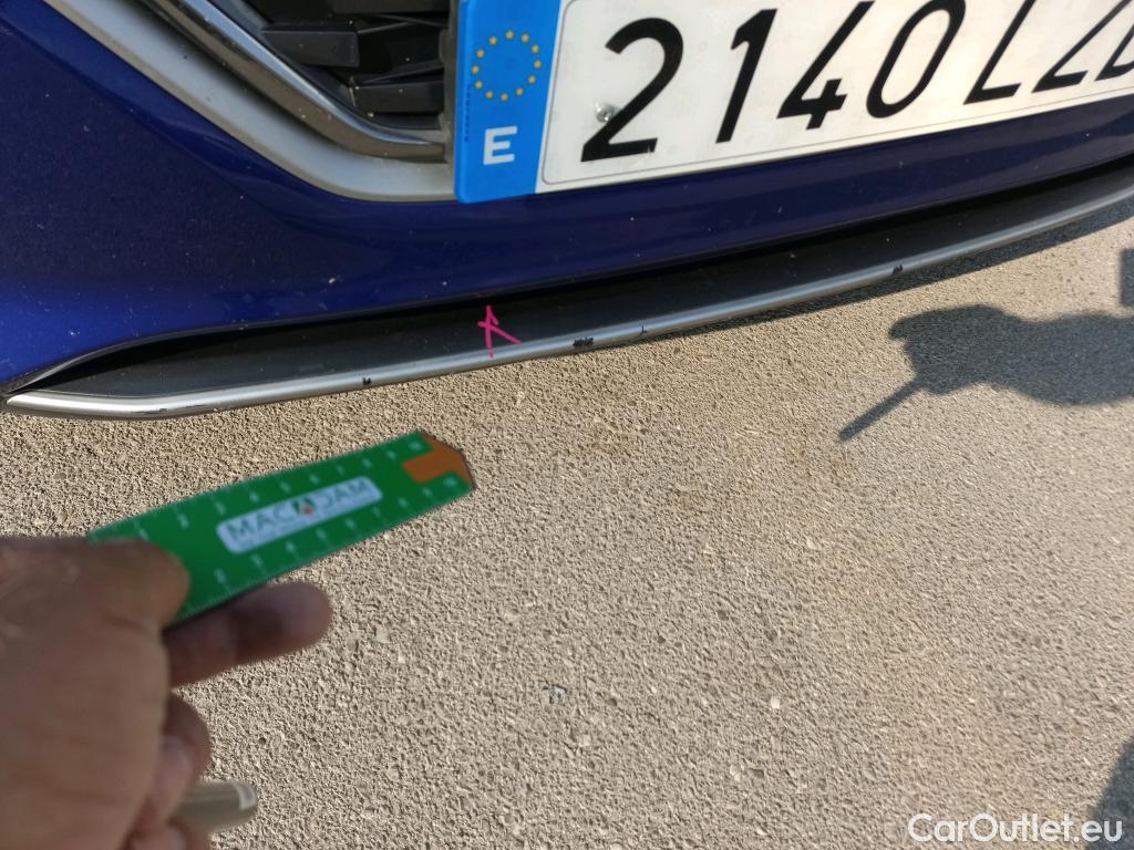  Hyundai   Ioniq HYUNDAI / 2019 / 5P / berlina con portón 1.6 GDI PHEV Tecno DCT #18