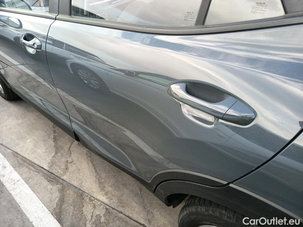  KIA  STONIC KIA  / 2017 / 5P / todoterreno 1.0 T-GDi 74kW MHEV iMT Concept Plus(SL)(SP) #32
