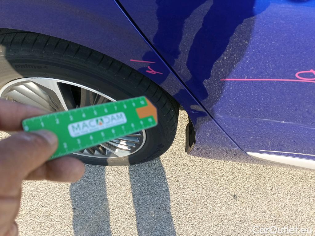  Hyundai   Ioniq HYUNDAI / 2019 / 5P / berlina con portón 1.6 GDI PHEV Tecno DCT #12
