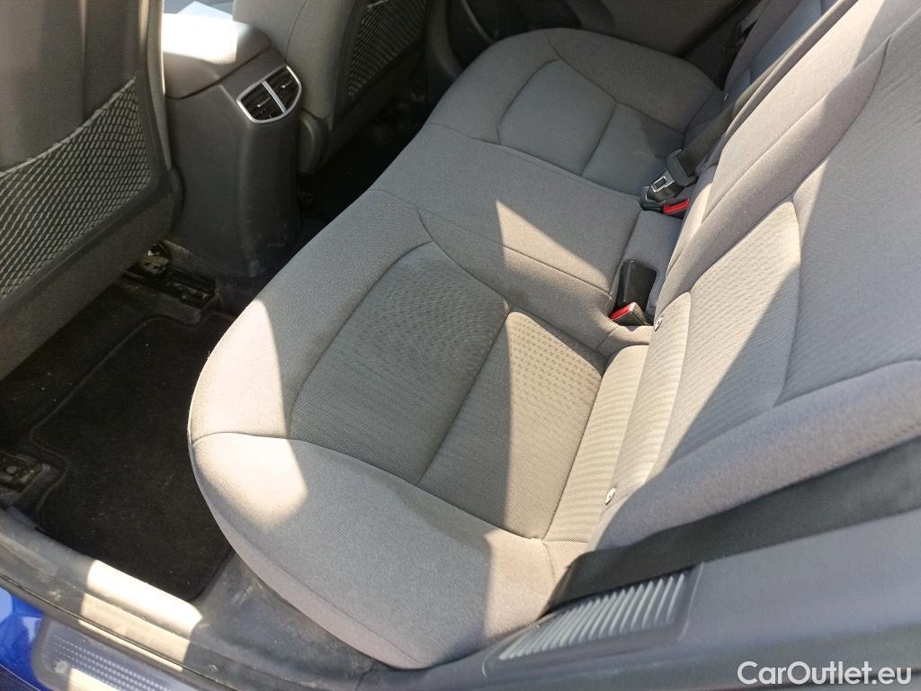  Hyundai   Ioniq HYUNDAI / 2019 / 5P / berlina con portón 1.6 GDI PHEV Tecno DCT #13