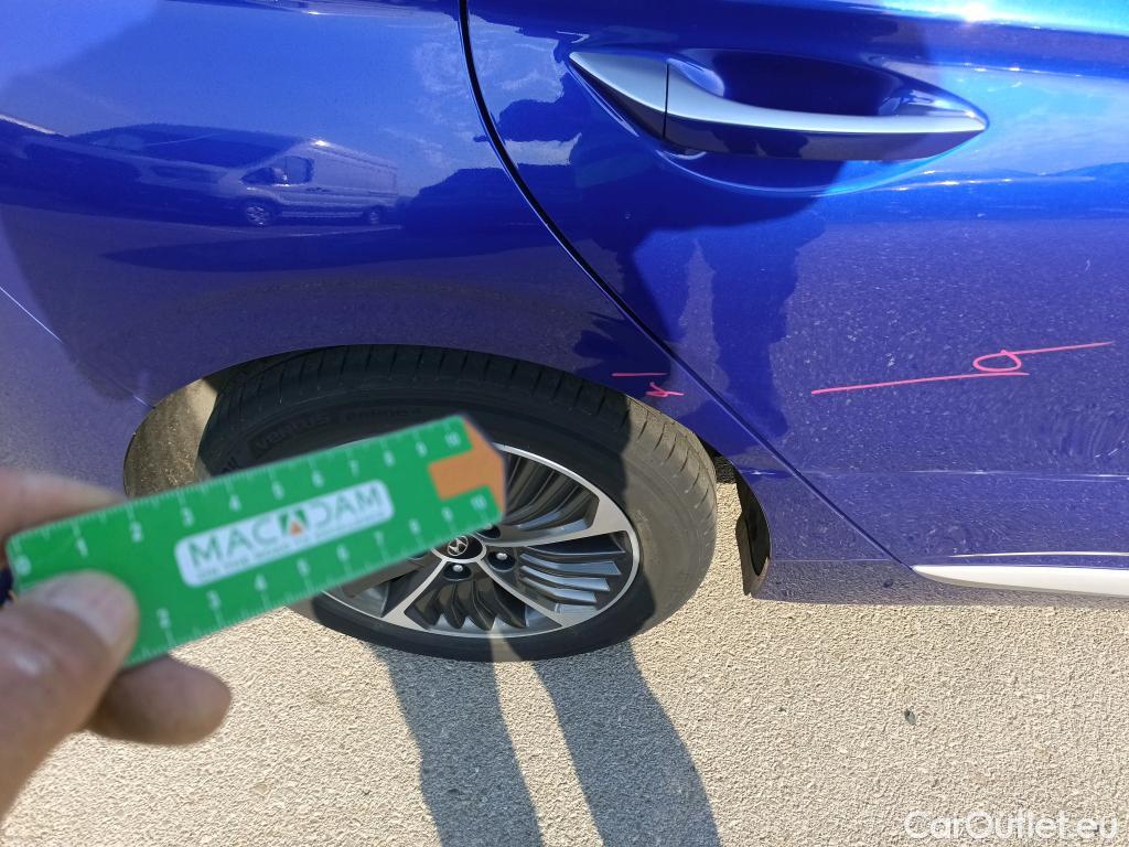  Hyundai   Ioniq HYUNDAI / 2019 / 5P / berlina con portón 1.6 GDI PHEV Tecno DCT #11