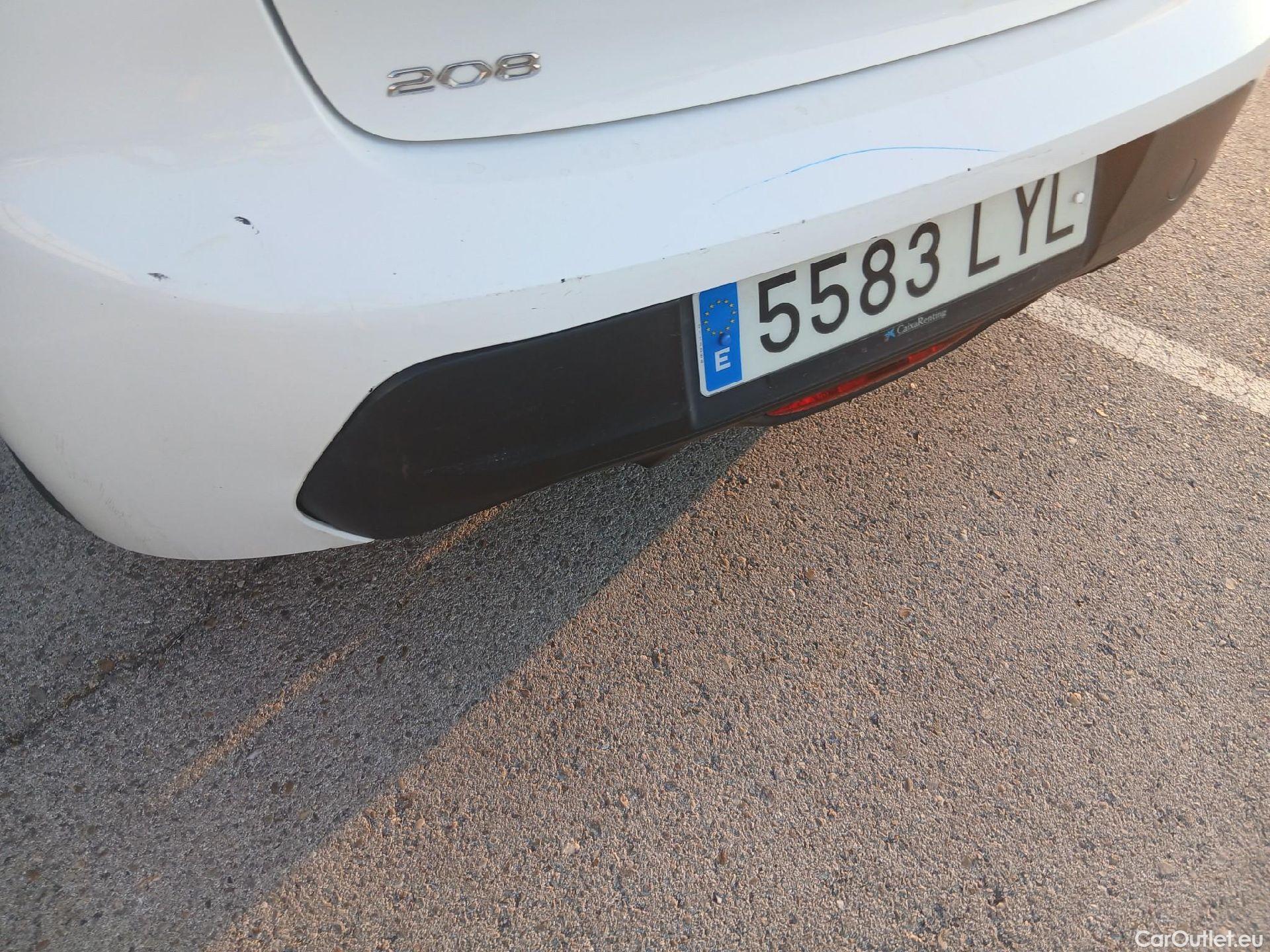  Peugeot  208 PEUGEOT  / 2019 / 5P / berlina con portón BlueHDi 73kW (100CV) Active #20