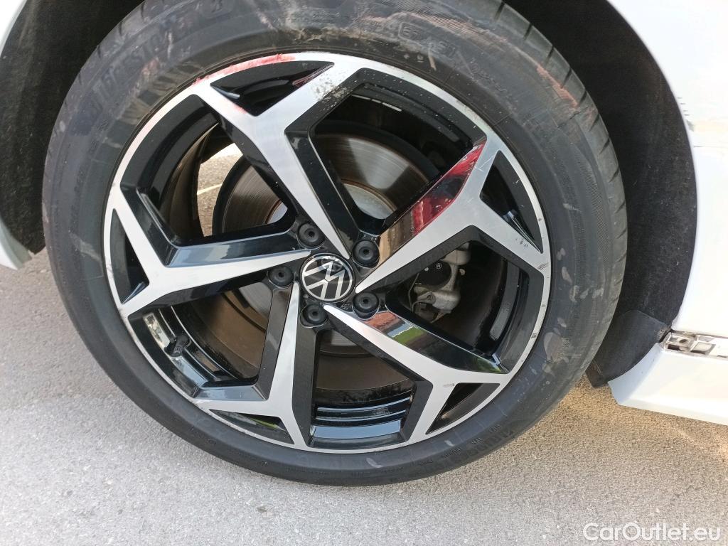  Volkswagen  Passat VOLKSWAGEN  / 2019 / 5P / familiar Variant R-Line 2.0 TDI 110kW DSG #9