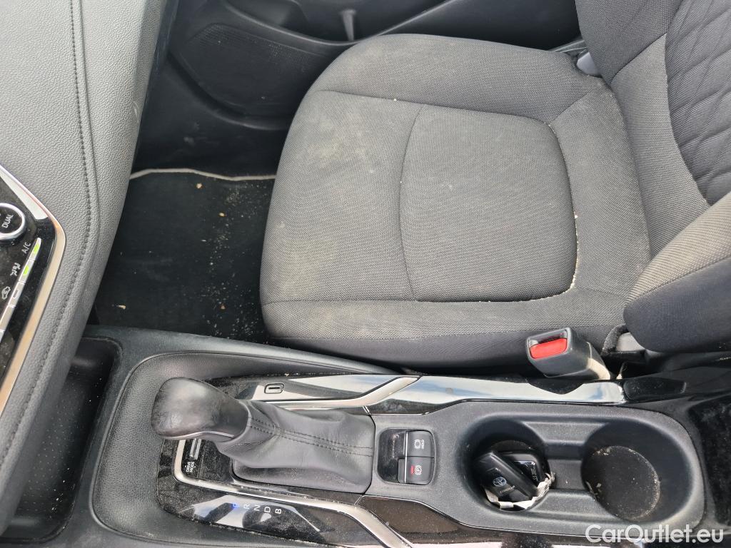  Toyota  Corolla TOYOTA  / 2019 / 4P / sedán 1.8 125H BUSINESS P E-CVT SEDAN Rueda Re #37