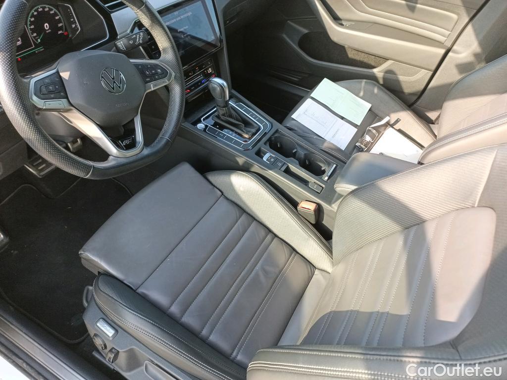  Volkswagen  Passat VOLKSWAGEN  / 2019 / 5P / familiar Variant R-Line 2.0 TDI 110kW DSG #22