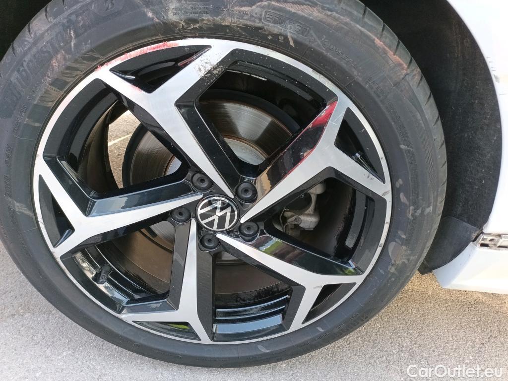  Volkswagen  Passat VOLKSWAGEN  / 2019 / 5P / familiar Variant R-Line 2.0 TDI 110kW DSG #10