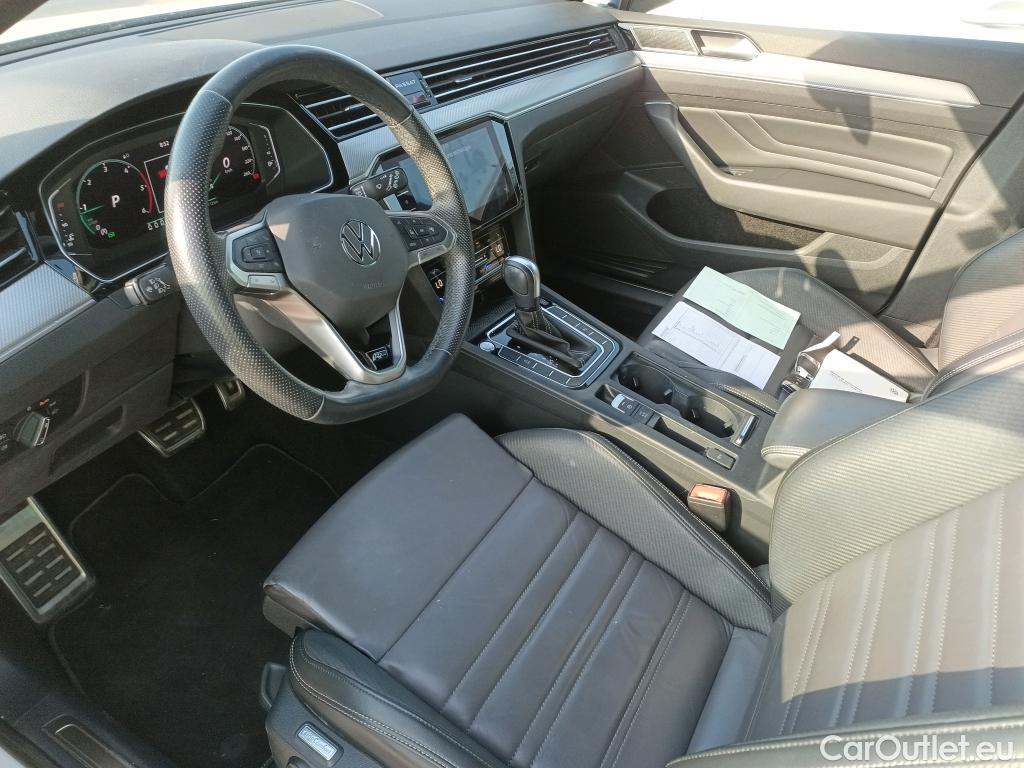  Volkswagen  Passat VOLKSWAGEN  / 2019 / 5P / familiar Variant R-Line 2.0 TDI 110kW DSG #21