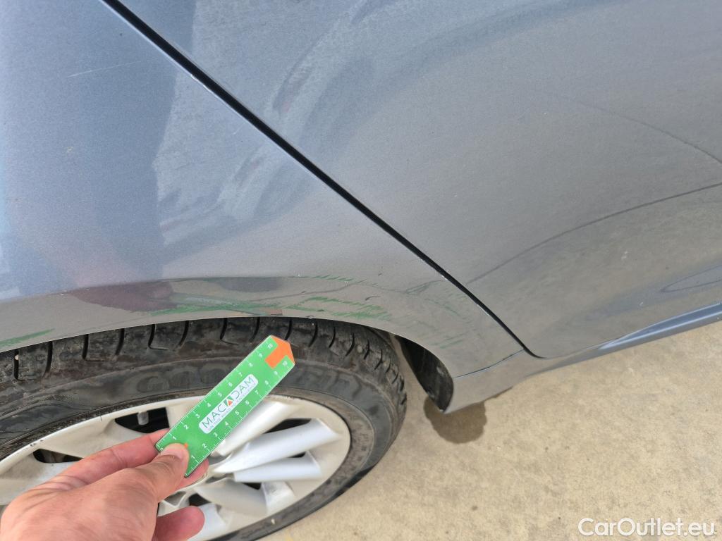  Toyota  Corolla TOYOTA  / 2019 / 4P / sedán 1.8 125H BUSINESS P E-CVT SEDAN Rueda Re #18