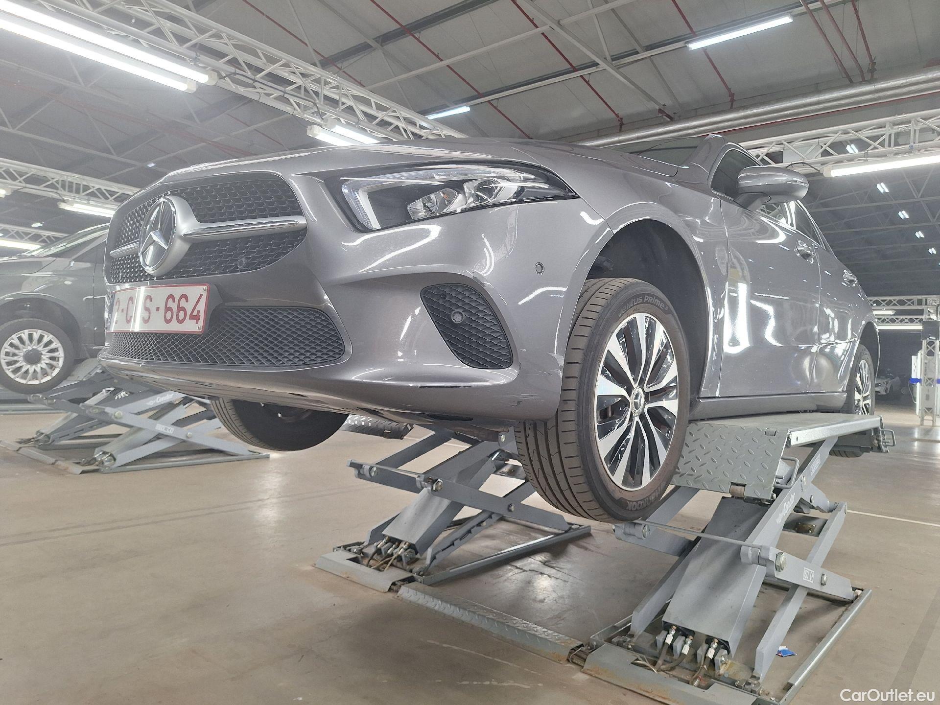  Mercedes  A-Klasse Mercedes, A-Class '18 PHEV, Mercedes-Benz  A 250 e Business Line 5d #29