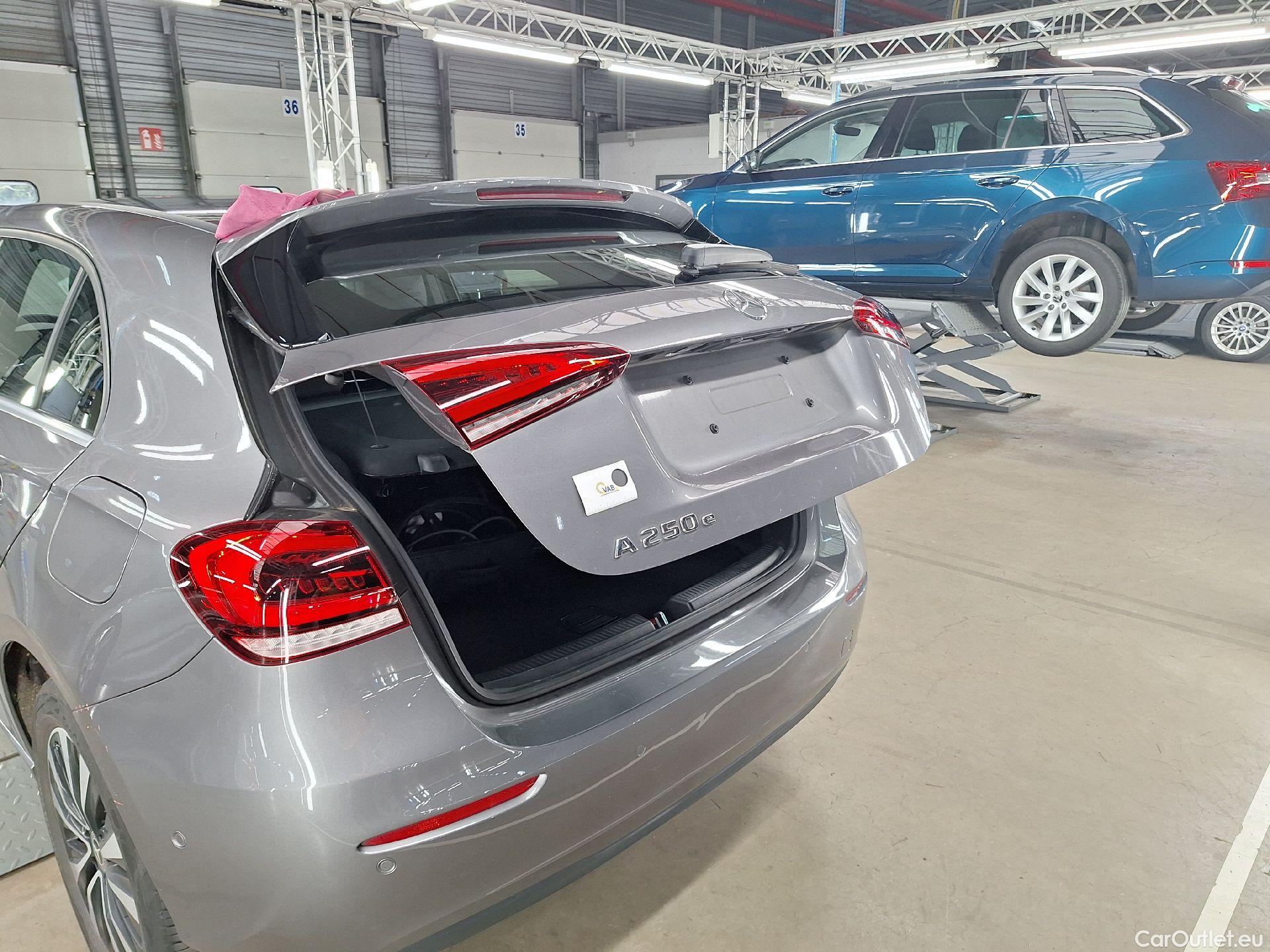  Mercedes  A-Klasse Mercedes, A-Class '18 PHEV, Mercedes-Benz  A 250 e Business Line 5d #9