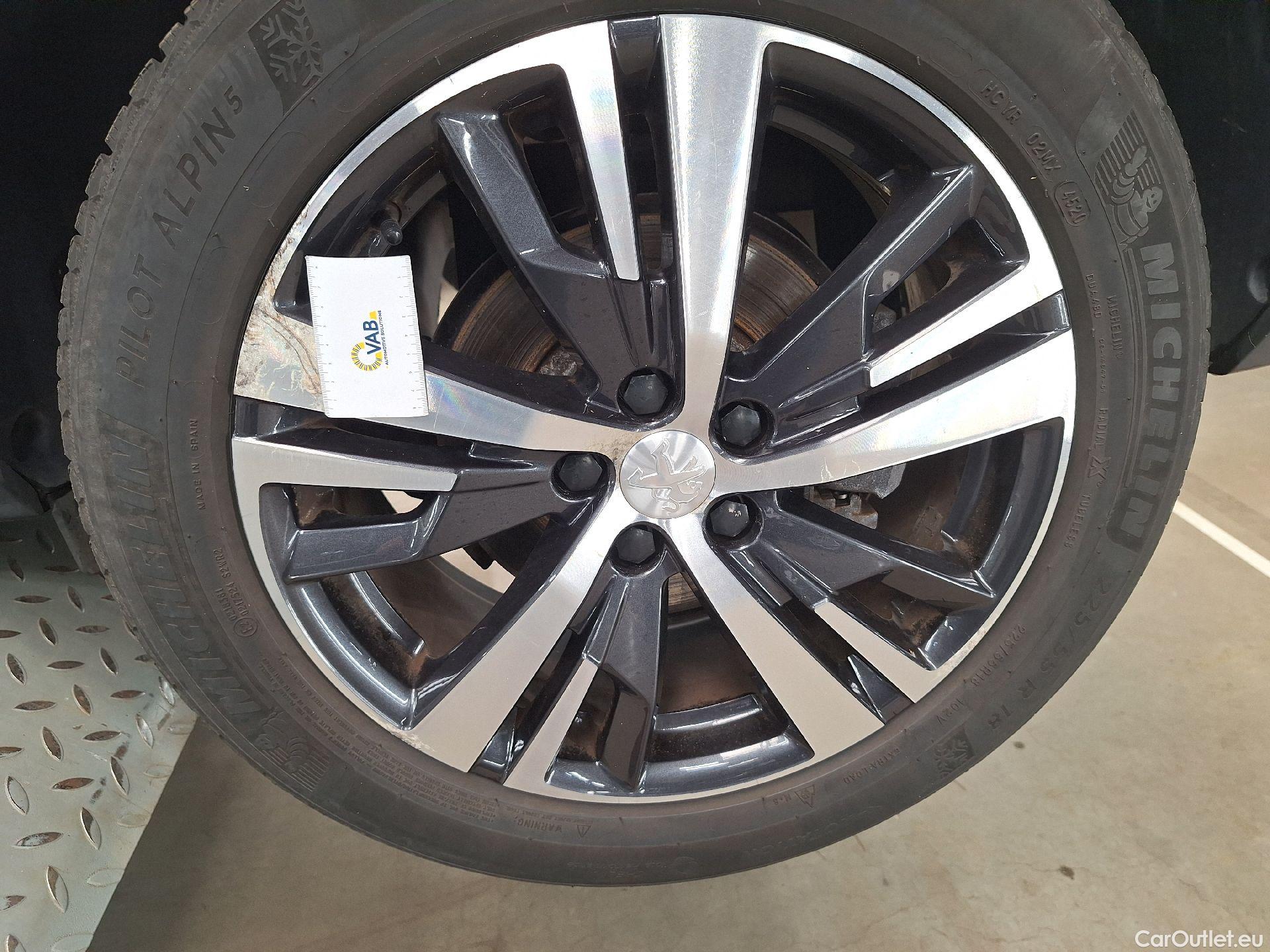  Peugeot  5008 Peugeot,  '16, Peugeot  1.2 PureTech 96kW S&S EAT8 GT Line 5d 7pl #38