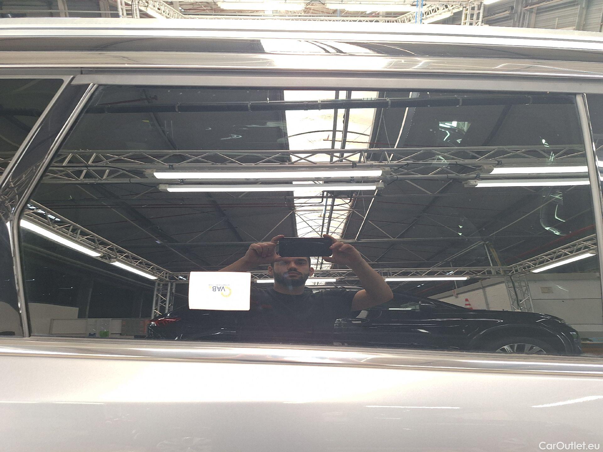  Peugeot  5008 Peugeot,  '16, Peugeot  1.2 PureTech 96kW S&S EAT8 GT Line 5d 7pl #24