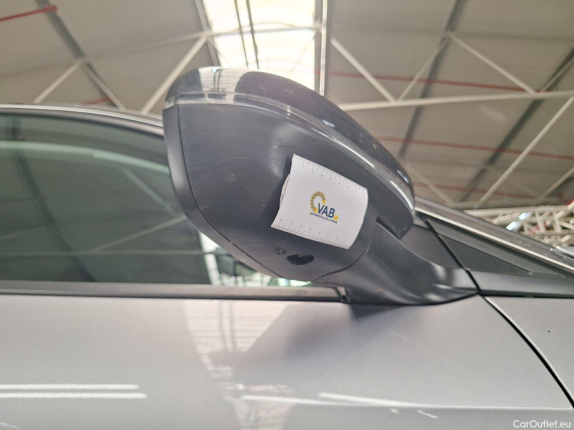  Peugeot  3008 Peugeot,  FL'20 PHEV, Peugeot  Hybrid 225 e-Auto8 Allure 5d #19