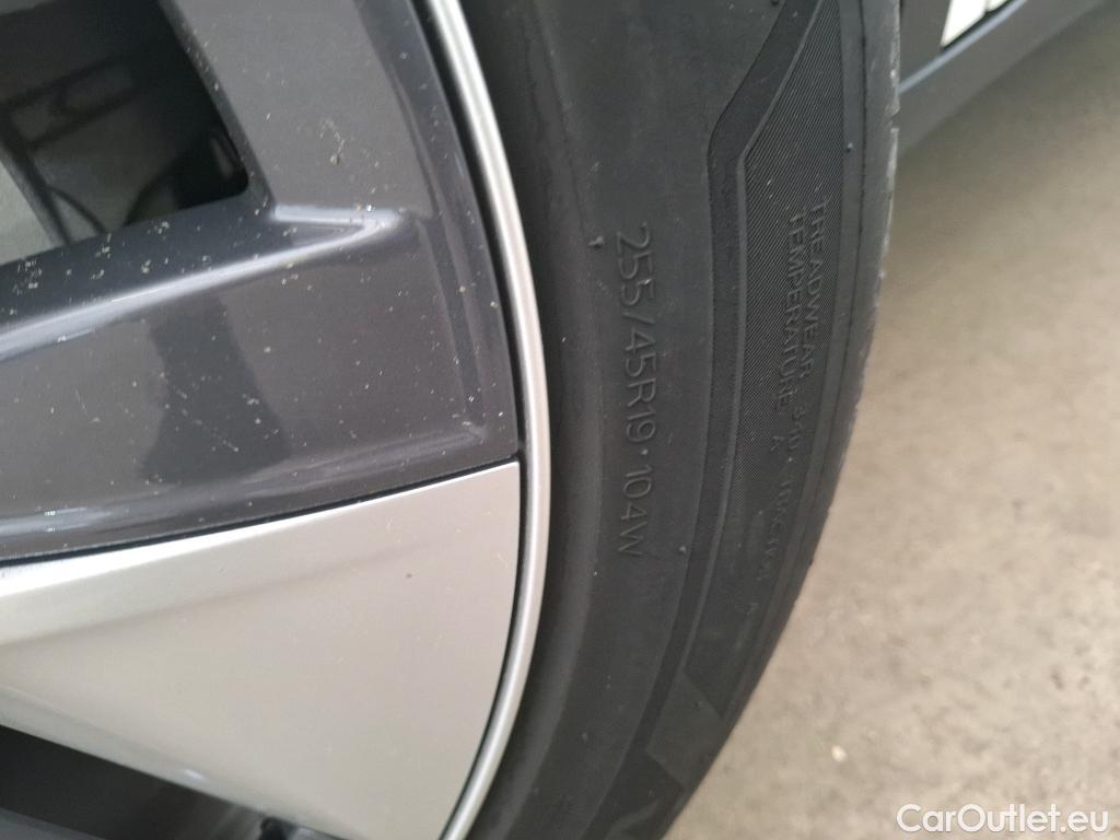  Tesla  Model Y TESLA  / 2020 / 5P / SUV Grande Autonomie Dual-Motor AWD #18