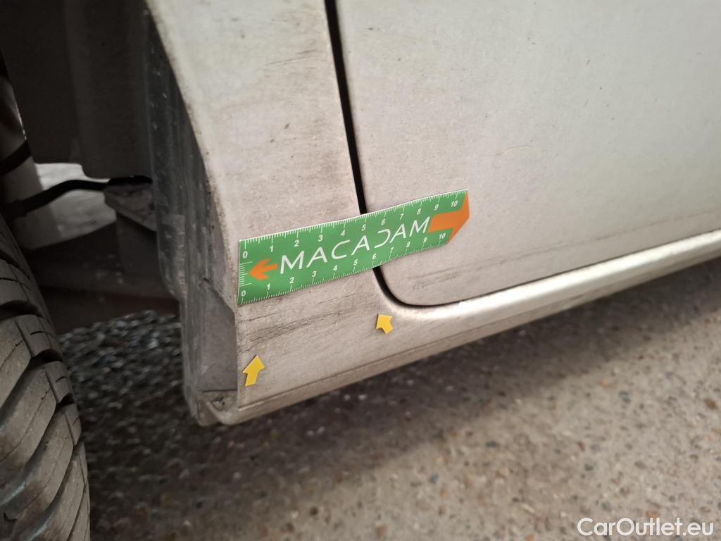  Renault  Kangoo RENAULT  Express / 2013 / 4P / Fourgonnette Extra R-Link dCi 90 #38