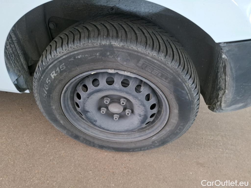  Renault  Kangoo RENAULT  Express / 2013 / 4P / Fourgonnette Extra R-Link dCi 90 #32