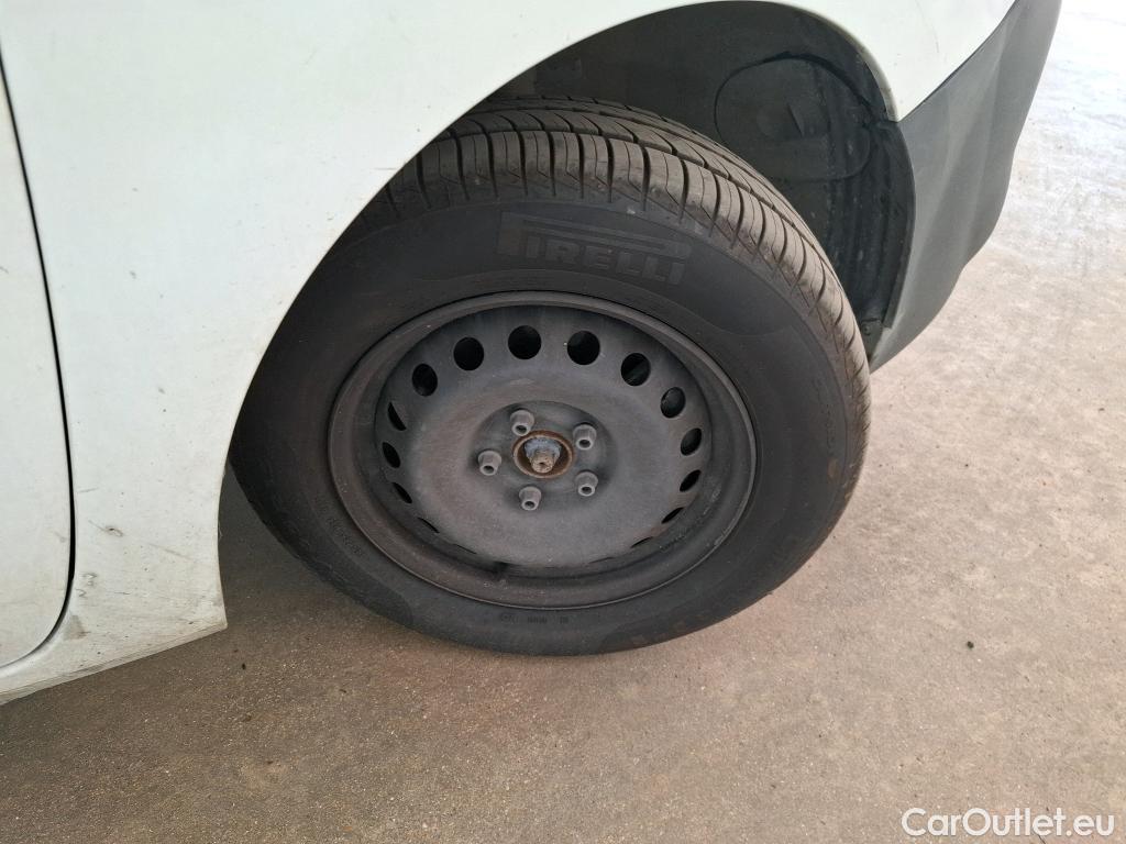  Renault  Kangoo RENAULT  Express / 2013 / 4P / Fourgonnette Extra R-Link dCi 90 #33